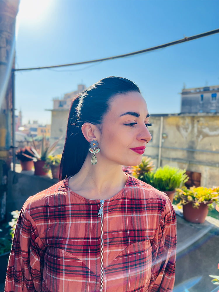 Handmade earrings Crazy Quilt Bloom Midi in Blue, featuring a delicate design that merges tradition and modern style for a unique, vibrant look - photo Model - Italy