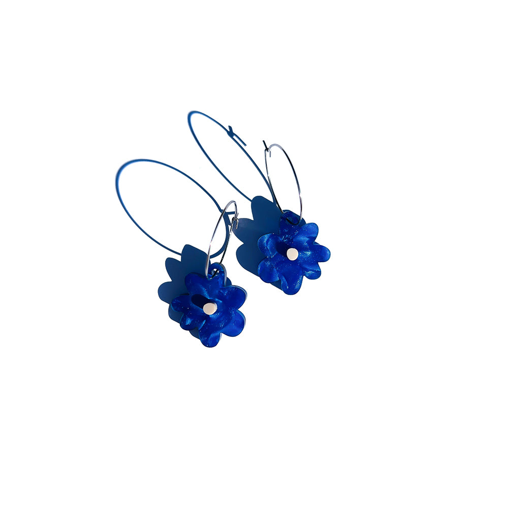 flower power hoop | blue & cream - DELAYED