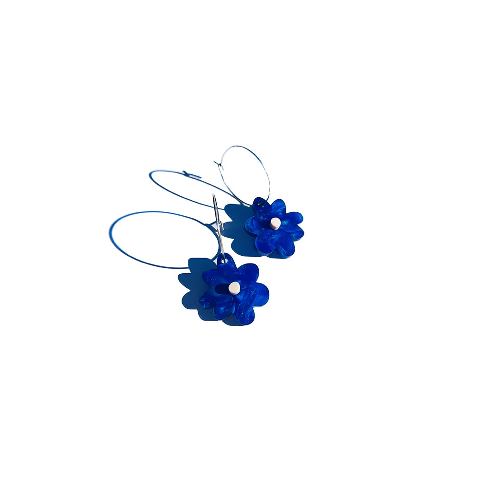 flower power hoop | blue & cream