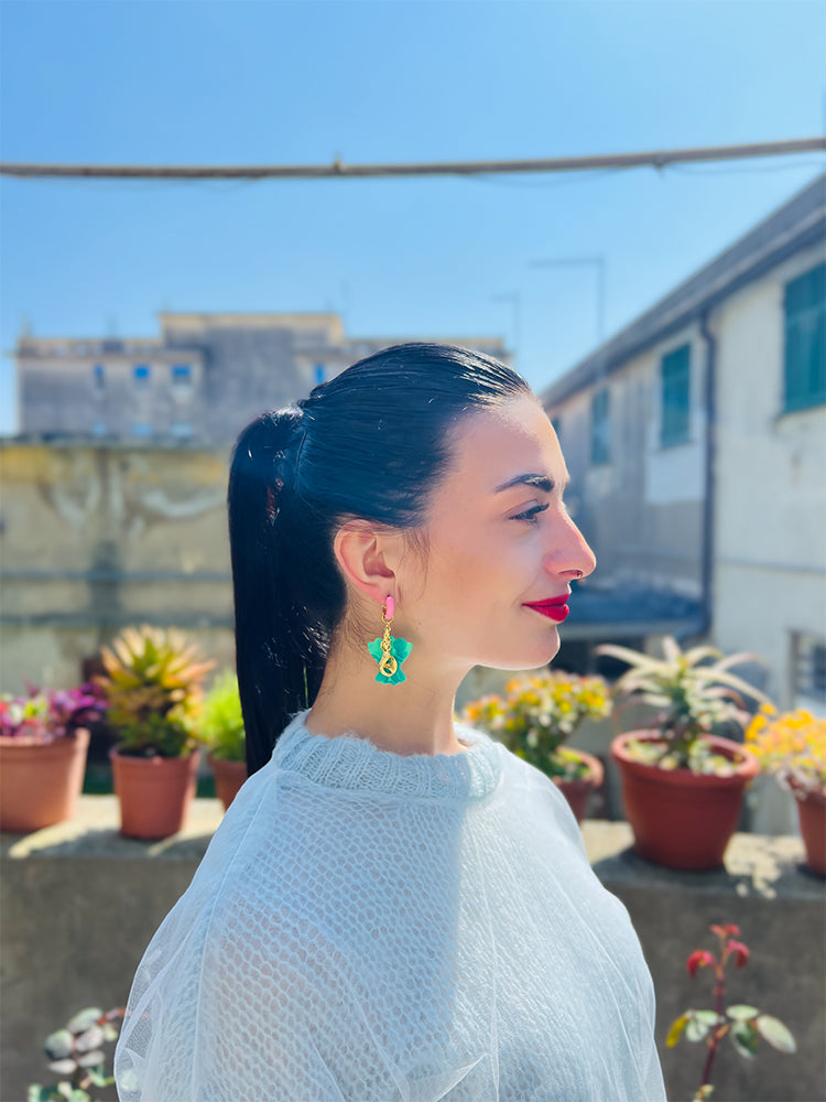 La Sirenetta | Midi Hoop - Elevate your jewellery collection with these handmade earrings, featuring midi hoops that add an artistic, modern twist to classic design - photo model - Italy