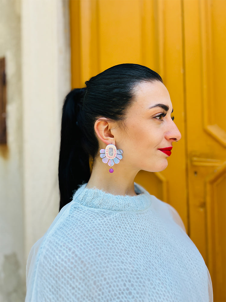 Marble Fan | Ancient Dreams | Bubble Swirl – Earrings that blend minimalist art with timeless beauty, perfect for any occasion - photo Model - Italy