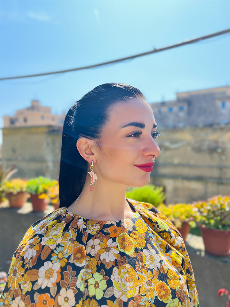 Picnic Hoop Set -  A stylish, bold earring design inspired by boots, for a playful look - photo model - Italy 