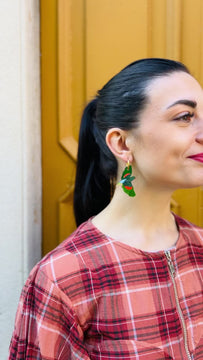 red winged parrot - Handmade jewellery showcasing artistry and style, ideal for weddings, special occasions, or everyday charm - video model 