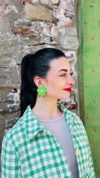 Fragole Fiore | Green – The earrings sway gently with the model’s movements, embodying the elegance of blooming flowers - video Model - Italy