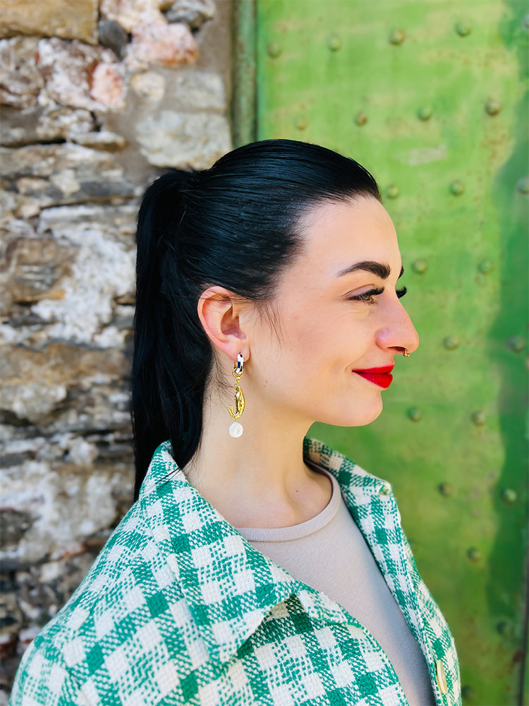 The Bait | stacker hoop - Unique wedding jewellery – minimalist earrings with a striking irregular pearl drop - photo model - Italy